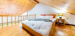 Room (203) | Free WiFi - Dorothy's Forest Pension (Gapyeong)