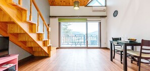 Televisión de pantalla plana, piso con calefacción