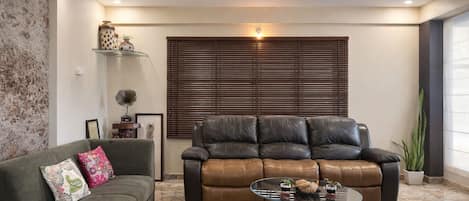 32-inch LED TV with digital channels, TV, pay films