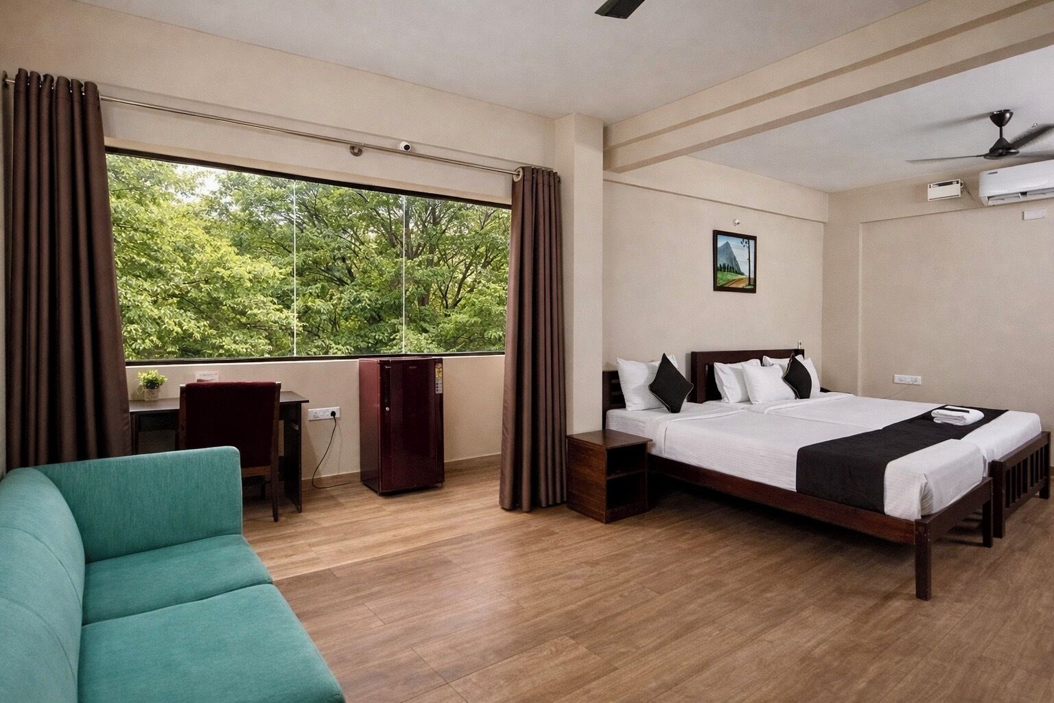 Executive Room | Desk, soundproofing, free WiFi