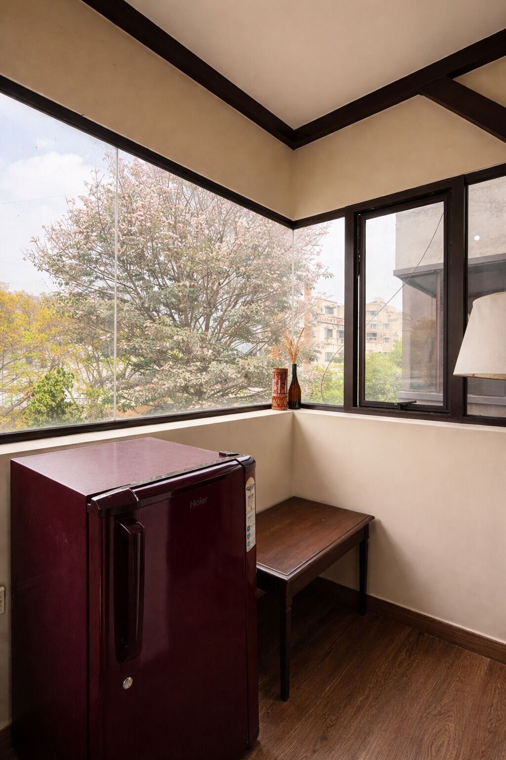 Superior Studio Suite | Desk, soundproofing, free WiFi