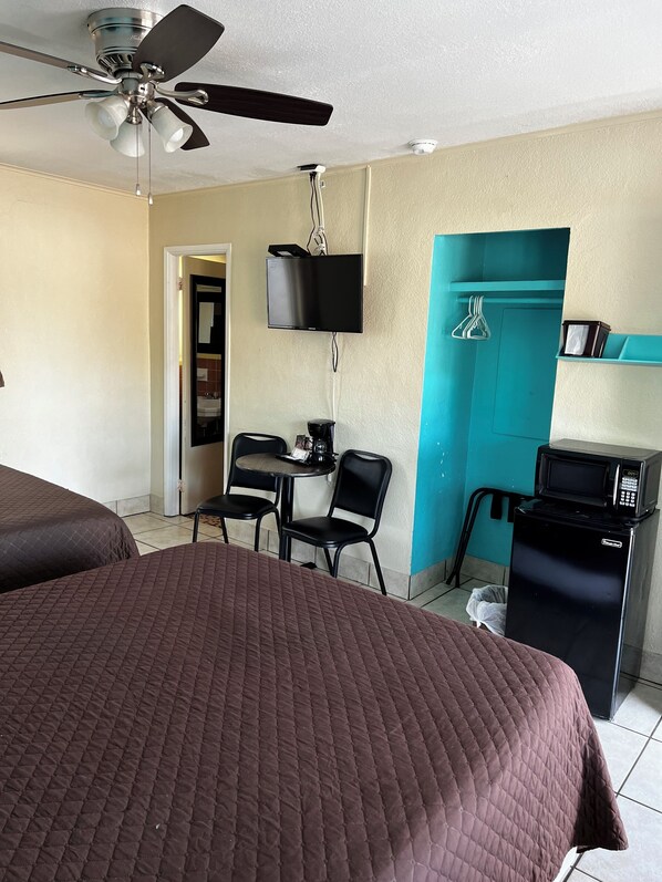 1 quarto, Wi-Fi de cortesia, roupa de cama