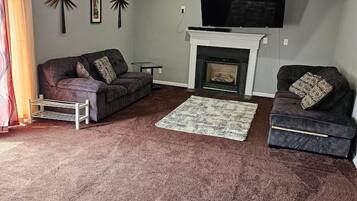 智能电视、壁炉