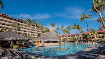 Bar junto a la alberca