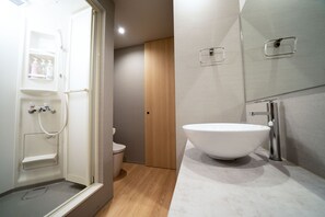 Family Room | Bathroom shower - Hotel S-Presso East (Osaka)