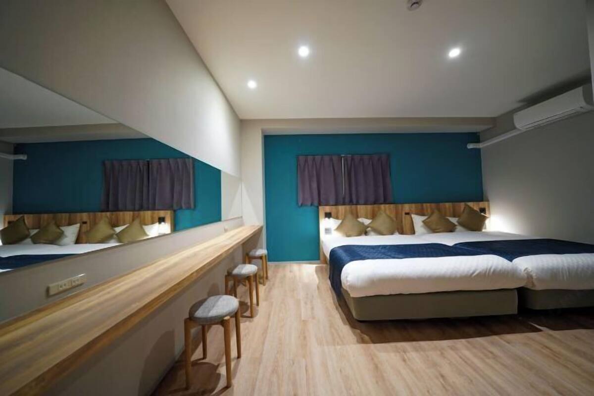 Desk, laptop workspace, WiFi (free), bed sheets