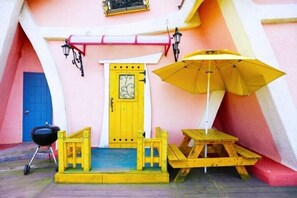 Duplex, Jetted Tub (Yellow) | Terrace/patio - Durian Pension (Hwaseong)