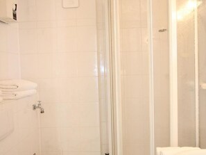 Unclassified image, 2 of 8, button