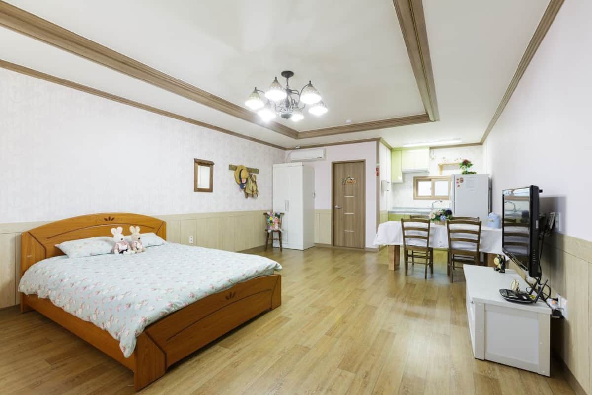 Family Studio (Peppermint) | Free WiFi, individually decorated, individually furnished