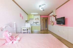 Romantic Studio (Lavender)