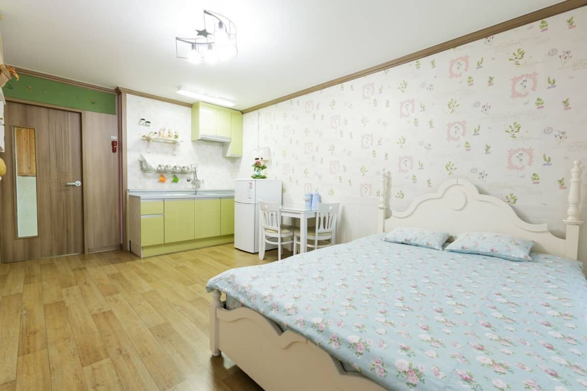 Romantic Studio (Jasmine) | Free WiFi, individually decorated, individually furnished