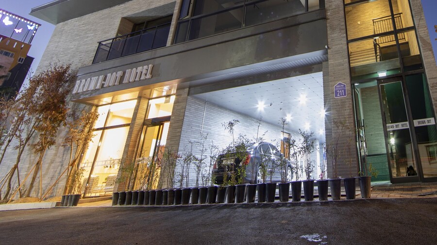 Brown Dot Hotel - Jangsaengpo