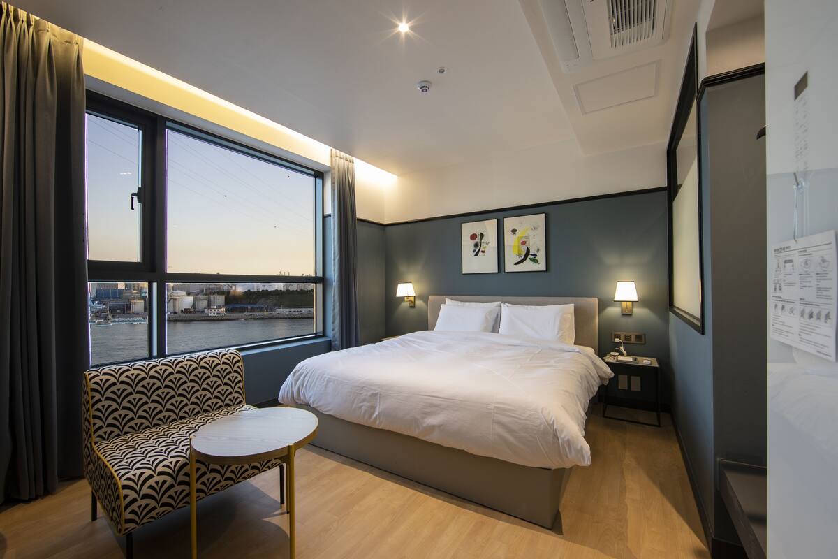 Deluxe-Doppelzimmer, Meerblick | Schallisolierte Zimmer, kostenloses WLAN