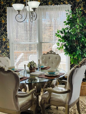 Dining - Perfect Getaway!!! The ultimate experience in vacationing . (Atlanta)