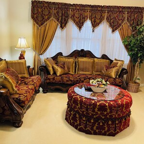 Smart-TV, peis, kontorer og printere