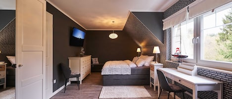 3 slaapkamers, een bureau, reisbedje, wifi