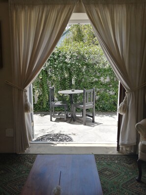 Comfort Cottage (Nine on Main) | Living area - Fiore Guest Accommodation (Greyton)
