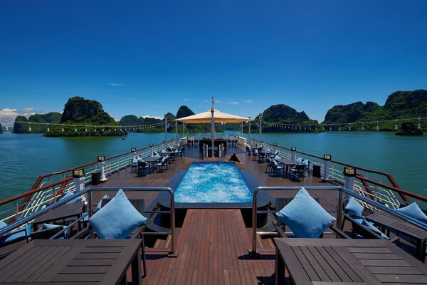 Du Thuyền Paradise Grand - Tuần Châu