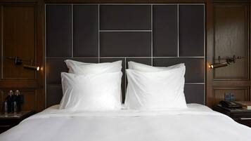 Hochwertige Bettwaren, Daunenbettdecken, Tempur-Pedic-Betten, Minibar