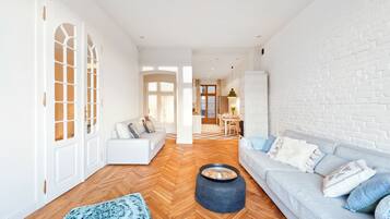 Design Apartment | Living room | 43-inch flat-screen TV with digital channels, LCD TV, Netflix