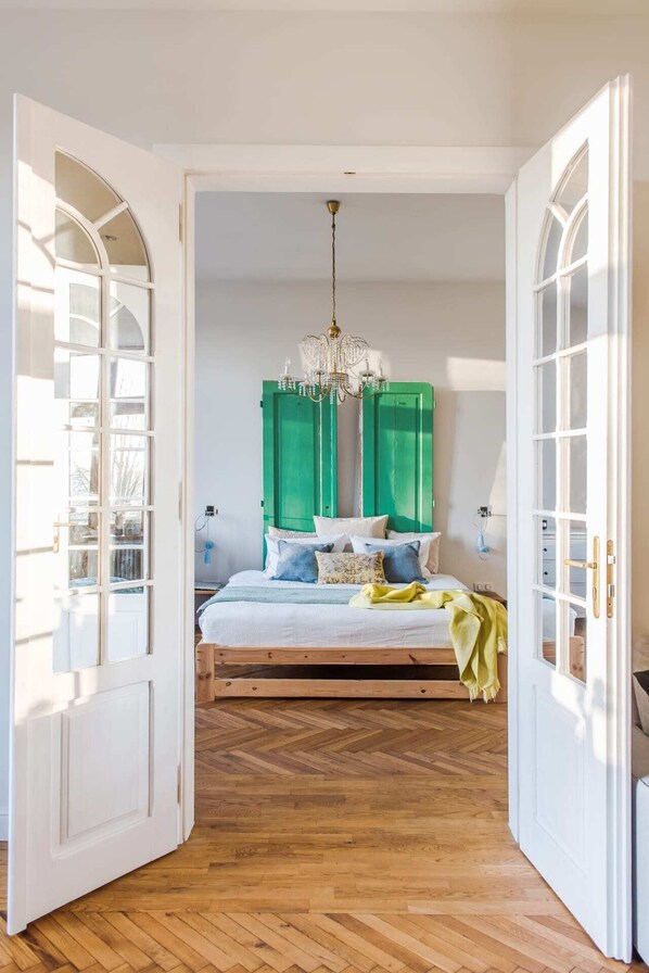 Design-Apartment | 1 Schlafzimmer, Schreibtisch, laptopgeeigneter Arbeitsplatz