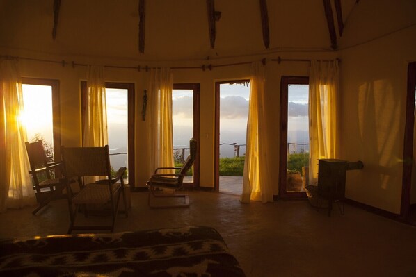 Studiosvit - smekmånad | Värdeförvaringsskåp på rummet, individuell inredning och unika möbler