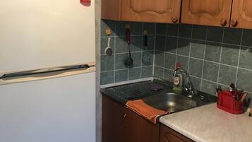 Apartment | Eigene Küche | Kühlschrank, Mikrowelle, Ofen, Herdplatte