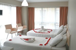 Individually decorated, individually furnished, desk, soundproofing