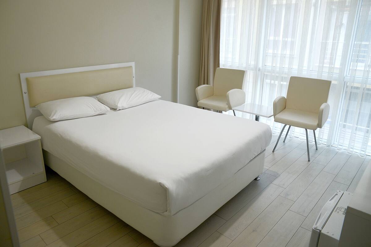 Individually decorated, individually furnished, desk, soundproofing