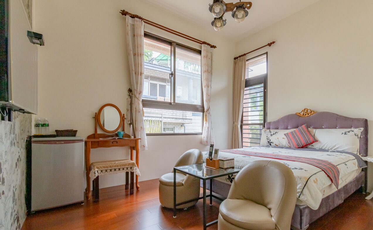 Phòng đôi Tiêu chuẩn | Bàn, màn/rèm cản sáng, phòng cách âm 