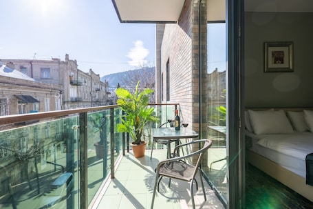 City view. Brosse Garden Hotel