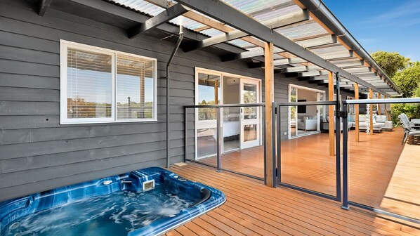 Terrace/patio - Willowdene | Coastal Entertainer with Pool Spa and Tennis Court (Rye)