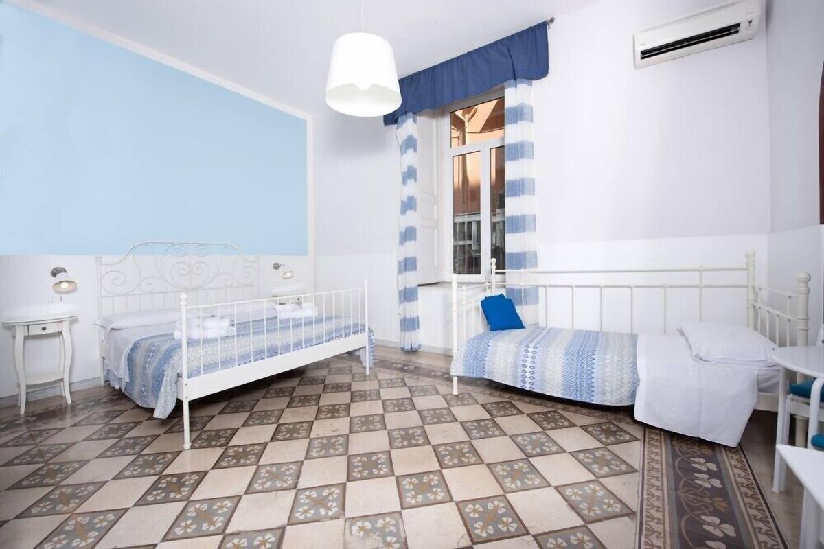 Standard Quadruple Room | In-room safe, desk, WiFi (free)