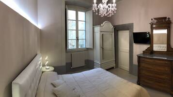 3 Schlafzimmer, Schreibtisch, schallisolierte Zimmer