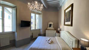 3 chambres, bureau, système d’insonorisation, fer et planche à repasser
