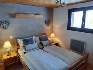 4 chambres, fer et planche à repasser, Wi-Fi