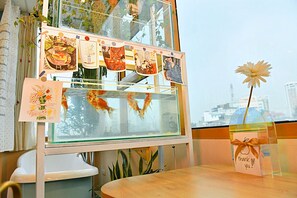 Duplex | Bathroom | Free toiletries, hair dryer, slippers, towels - Langmandi Homestay (Hanoi)
