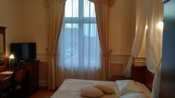 Traditional Suite | 1 bedroom, iron/ironing board, free WiFi, bed sheets