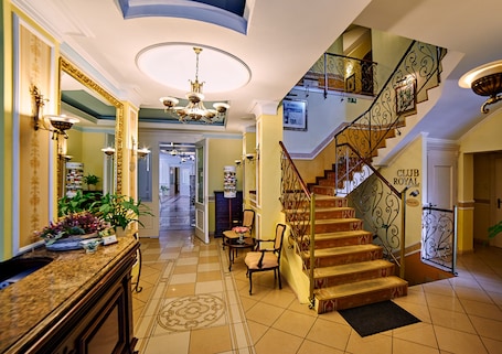 Lobby. Hotel Villa Royal