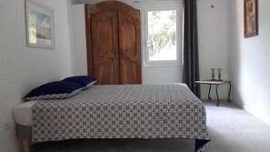 3 bedrooms, soundproofing, iron/ironing board, WiFi - 4 km from Saint Florent, Quiet single storey villa, 8 pers. located in Patrimonio (Patrimonio)