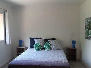 3 bedrooms, soundproofing, iron/ironing board, WiFi