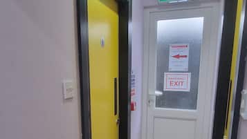 Pillowtop beds, desk, free WiFi, bed sheets