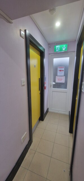 Pillowtop beds, desk, free WiFi, bed sheets - Double Bedroom Studio (Dublin)