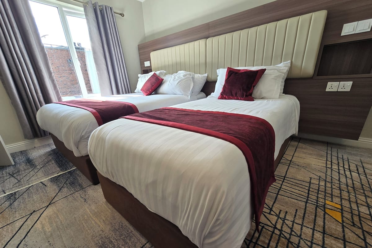 Deluxe Double Room (Room 4) | Pillow-top beds, desk, free WiFi, bed sheets