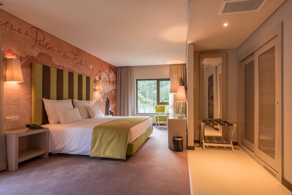 family twin room (2 adults + 2 children) | 1 bedroom, minibar, in-room safe, desk