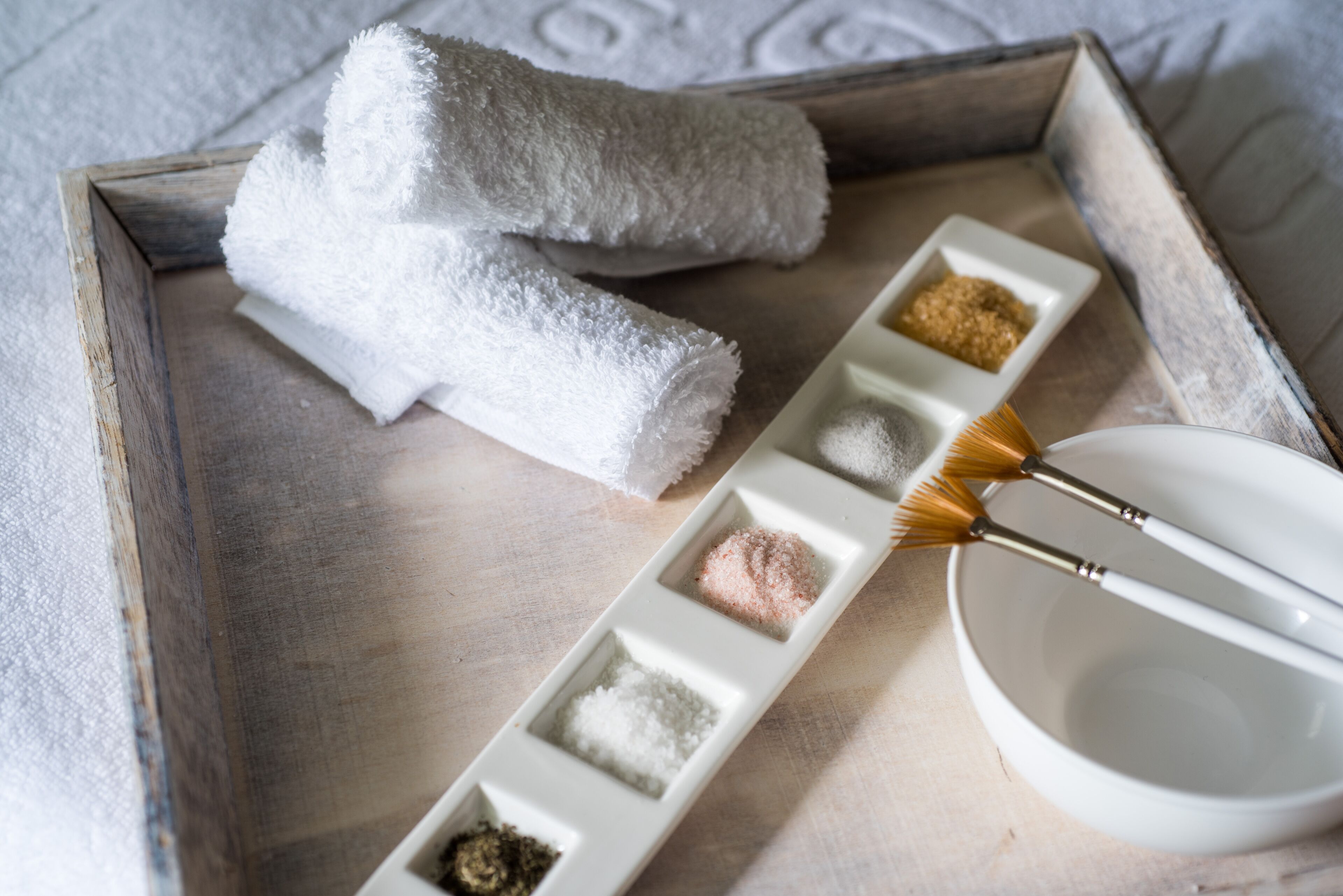 hot tub, steam room, body treatments, aromatherapy, hot stone massages