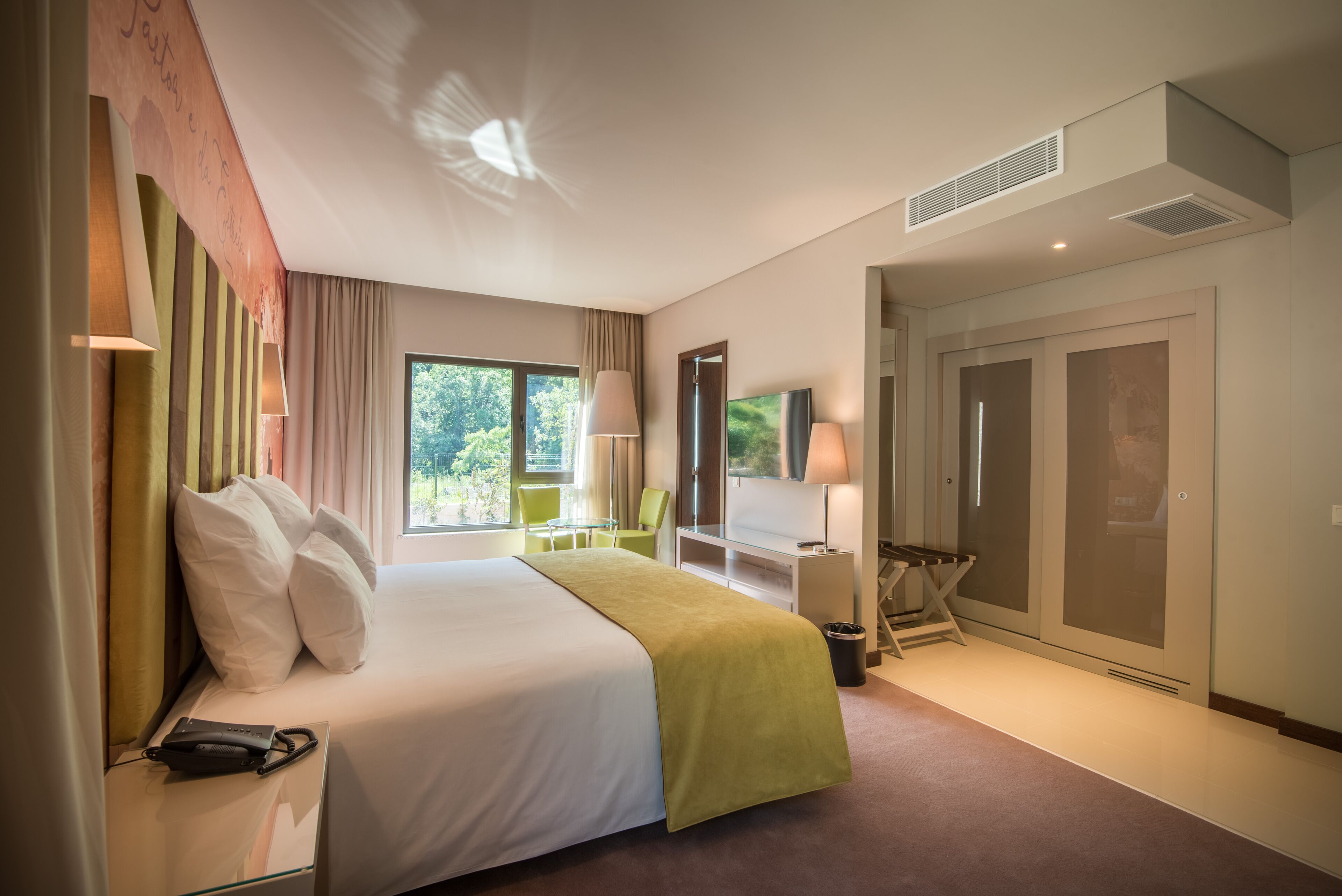 family twin room (2 adults + 2 children) | 1 bedroom, minibar, in-room safe, desk