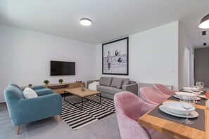 107-cm flat-screen TV with cable channels, TV