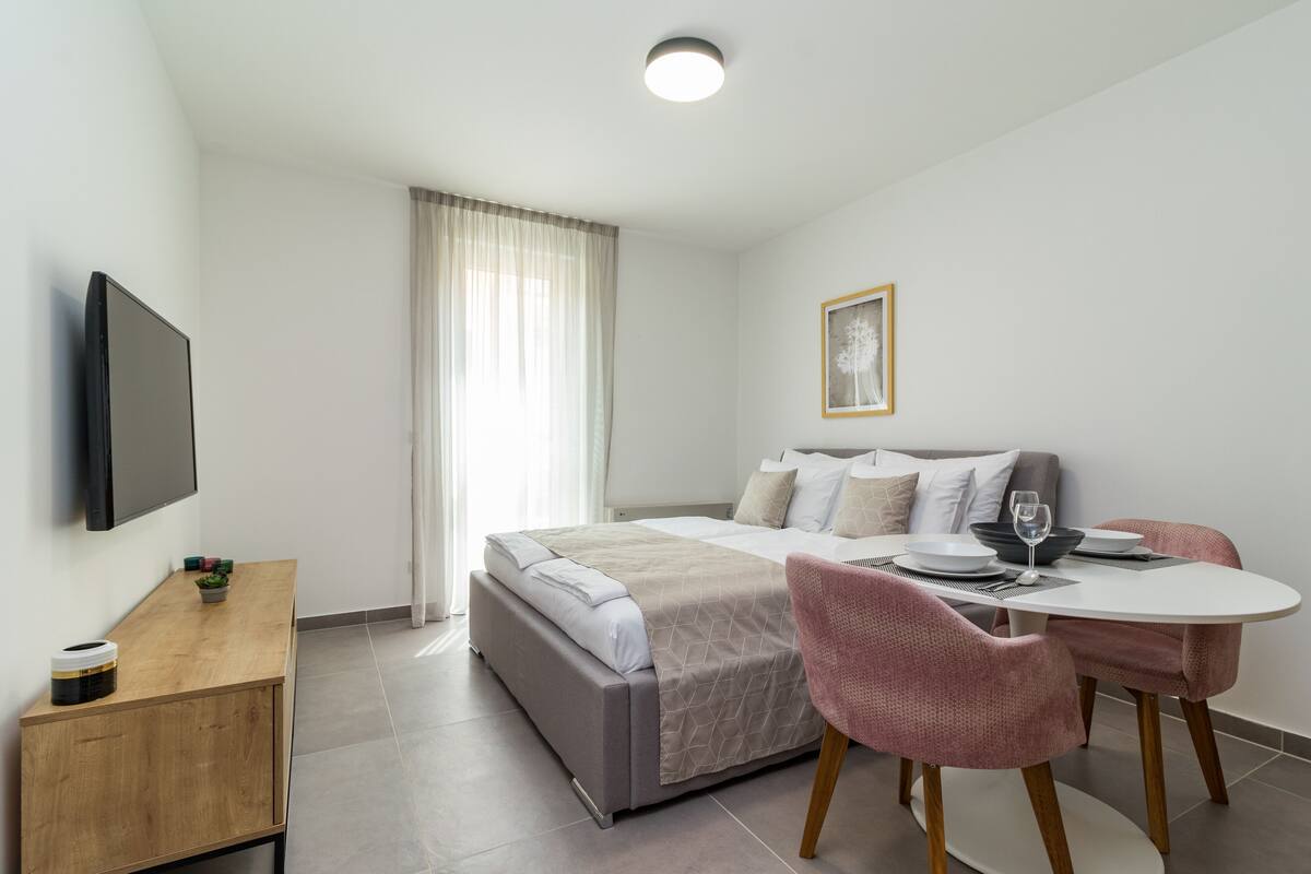 Luksuzni studio apartman - Magali Studio Apartment - A3 | Sengetøy av topp kvalitet, skrivebord, lydisolert og strykejern/-brett