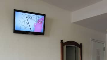 Standard Quadruple Room | Desk, laptop workspace, free WiFi